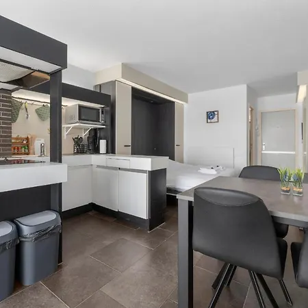 Dilemmasea - App Met Zeezicht, Terras én Zwembad *